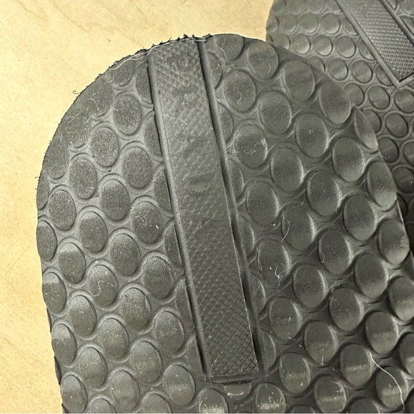 Prada slides - Picture 12 of 13